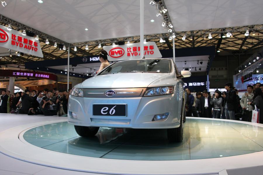 BYD E6 2009 года  (фото 35 из 60)